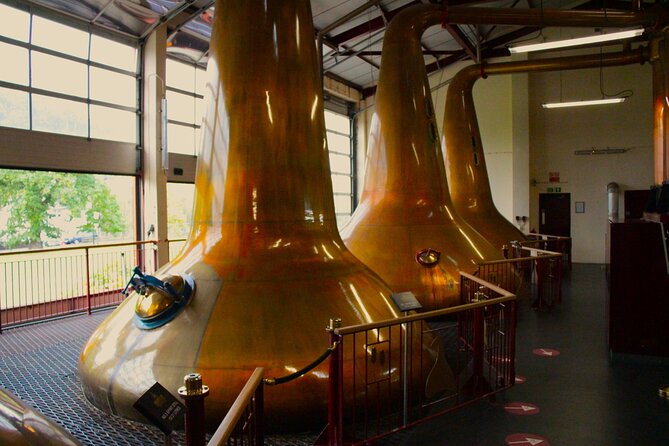 Guided Tour in Aberfeldy Distillery with Connoisseur Experience - The guided distillery walk shows how whisky is made