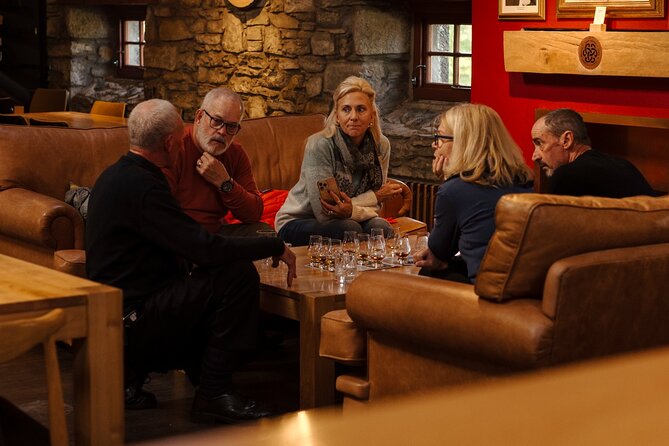 Guided Tour in Aberfeldy Distillery with Connoisseur Experience - Six tastings make the connoisseur option worthwhile