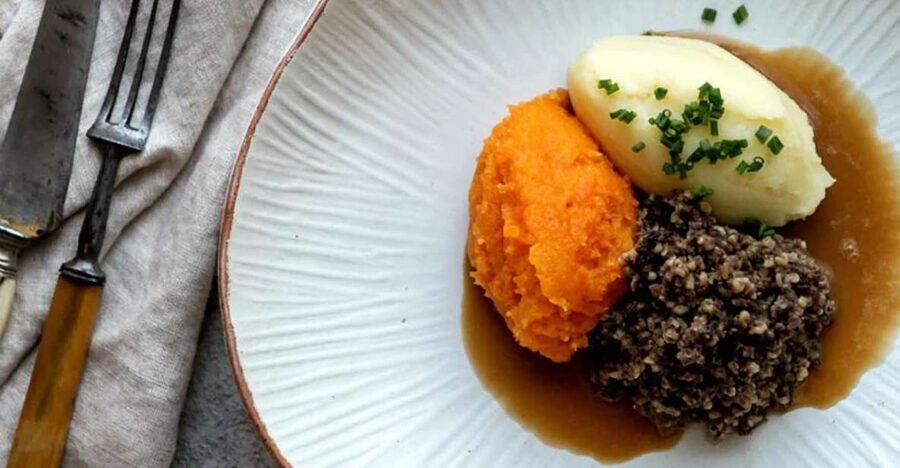Haggis paired with whisky & gins in 56 North distillery! - Should you book 56 North Distillery?