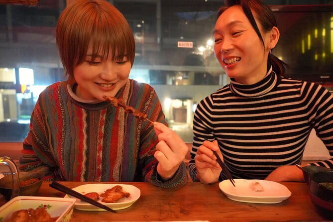 Hidden Gem Food & Whiskey Night Tour near Roppongi - First tastes: yakitori, wagyu, and sashimi