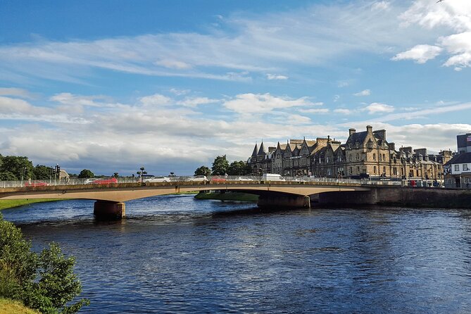 Invergordon Shore Excursion: Inverness, Cawdor Castle & Whisky - Clava Cairns and 4,000 years of Scottish prehistory