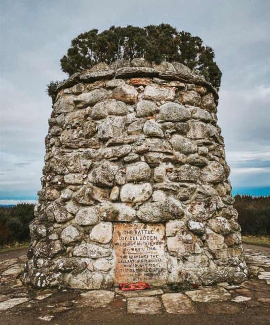 Inverness: Outlander Tour with Whisky Tasting - Reading the stones at Clava Cairns