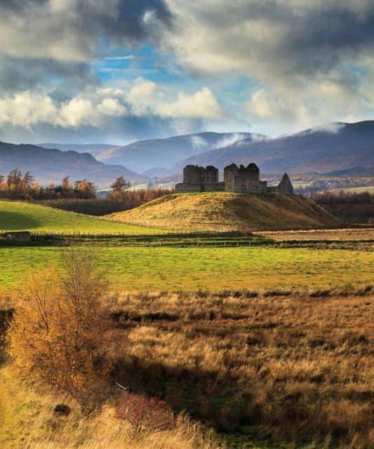 Inverness: Outlander Tour with Whisky Tasting - Starting at the Clootie Well near Culloden