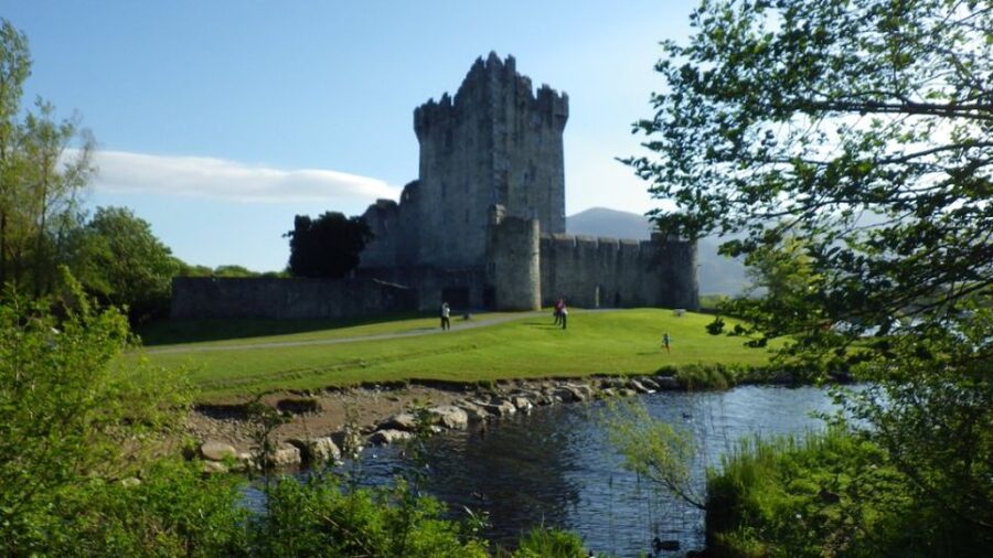 Ireland: Blarney Castle, Kilkenny & Irish Whiskey 3-Day Tour - Why the small minicoach matters
