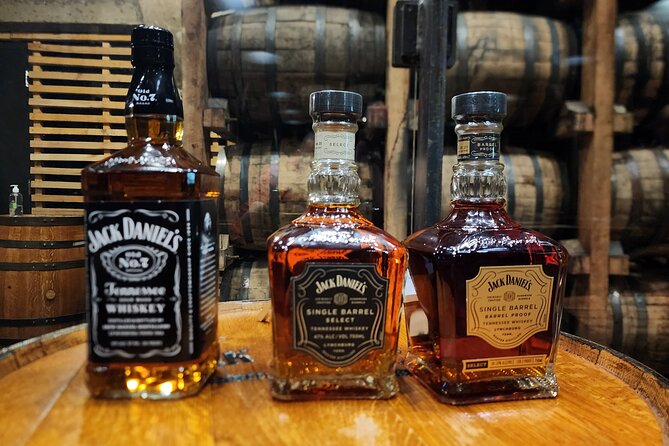 Jack Daniel Distillery Tour with Lynchburg & World's Longest Bar - The opening presentation and drive south
