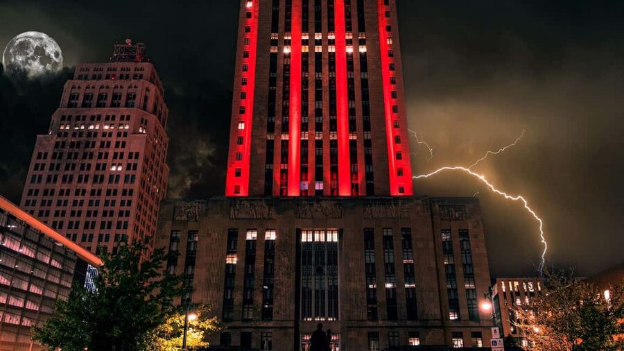 Kansas City: Wraiths & Whiskey Ghost Tour - A one-hour route that may run longer
