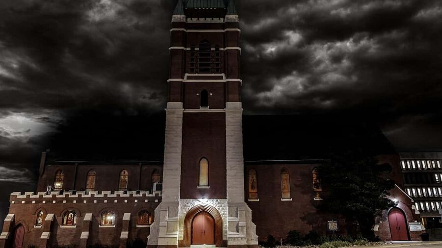 Kansas City: Wraiths & Whiskey Ghost Tour - The Folly Theater and stories of violence