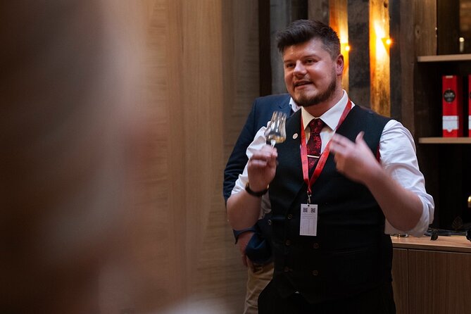 Official Guided Distillery Tour and Whisky Tasting near Edinburgh - The guides shape the experience