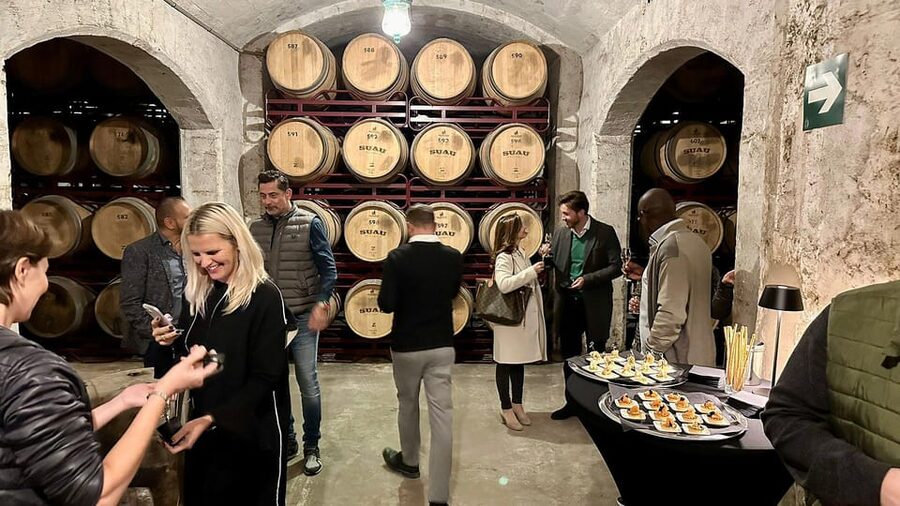 Palma: Distillery Tour with 6 Spirits and Tapas Tasting - Six pours, with the oldest brandy drawn from the barrel