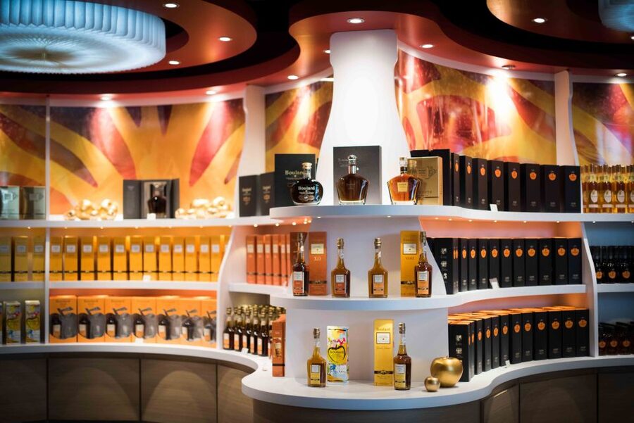 Pont-l'Évêque: DISTILLERIE PERE MAGLOIRE Entry with Tastings - Is the experience suitable for children?