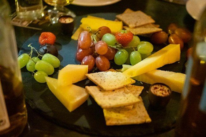 Premium Whiskey and Food Tasting in Dublin - Timing, clothing, and practical details