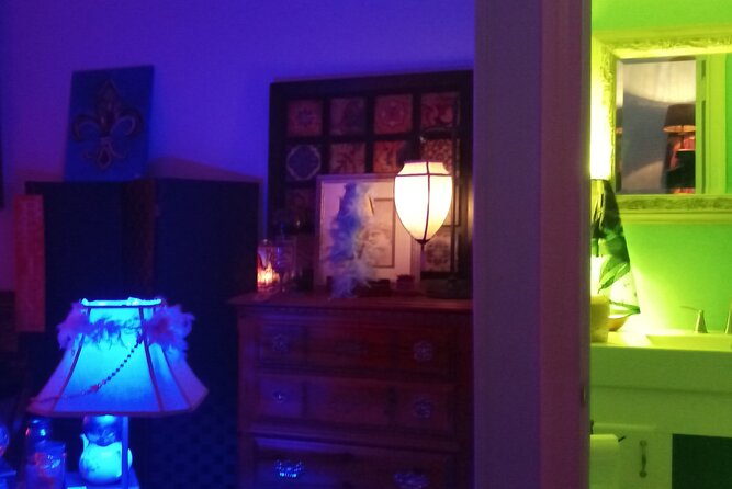 Private Tour and Seance at the House on Bourbon - Inside the Bourbon Street seance house