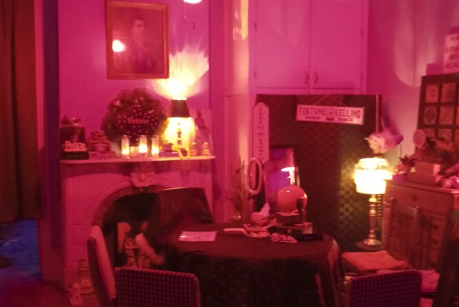 Private Tour and Seance at the House on Bourbon - The reading, tarot cards, and past lives