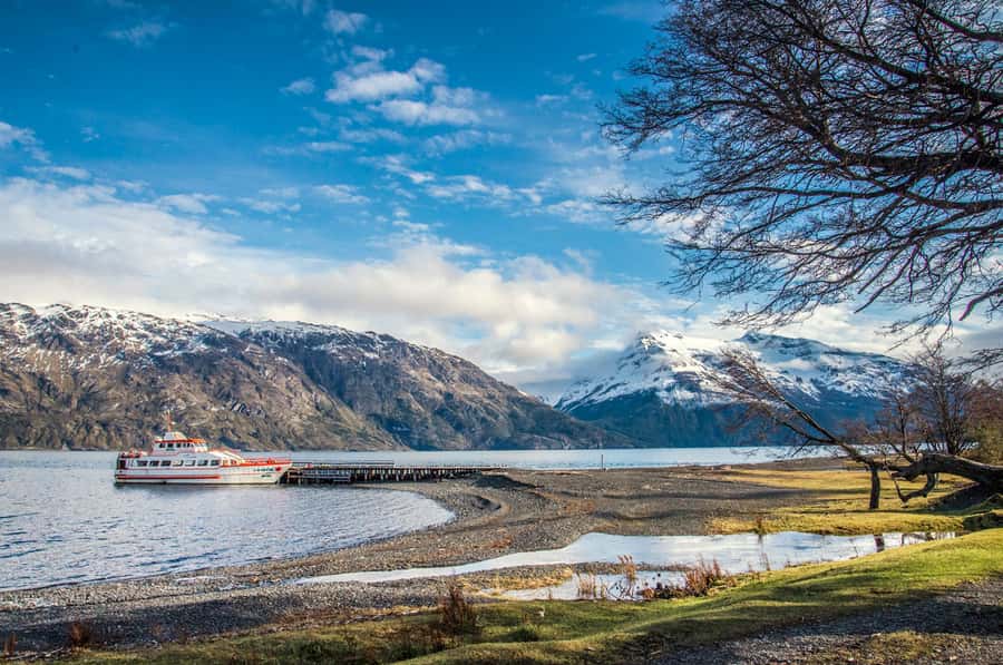 Puero Natales: Glacier Tour with Lunch & Whiskey Aperitif - Key points at a glance