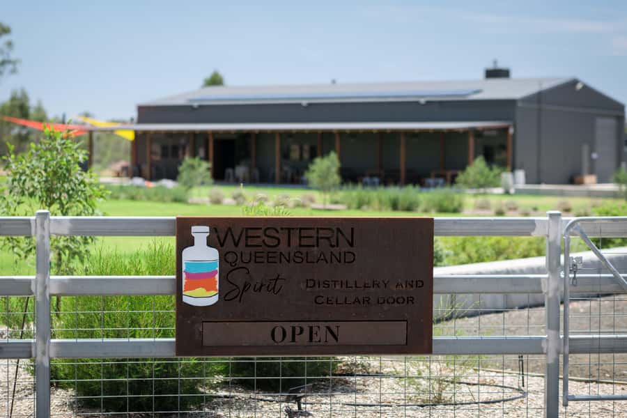 Roma: A Taste of the Outback (Tasting & Grazing Experience) - Arrival with a gin and tonic