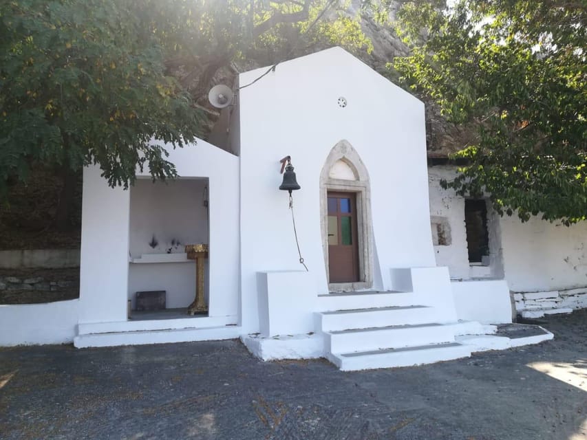 Safari: Juhtas mount,raki and wine distillery,explore crete - Kasteli coffee and the rhythm of village life