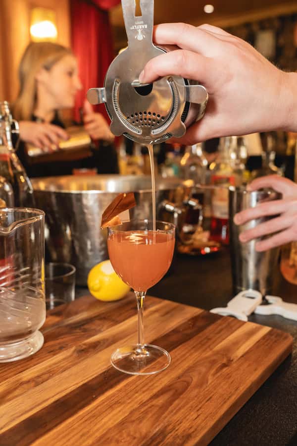 San Francisco: Local Distillery Cocktail Class - How the class feels with the bartender