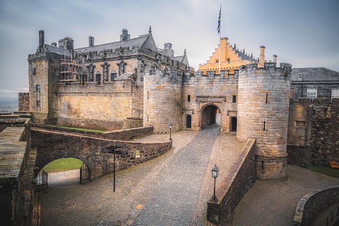 Stirling Castle Whisky and The Kelpies Tour - Key points at a glance