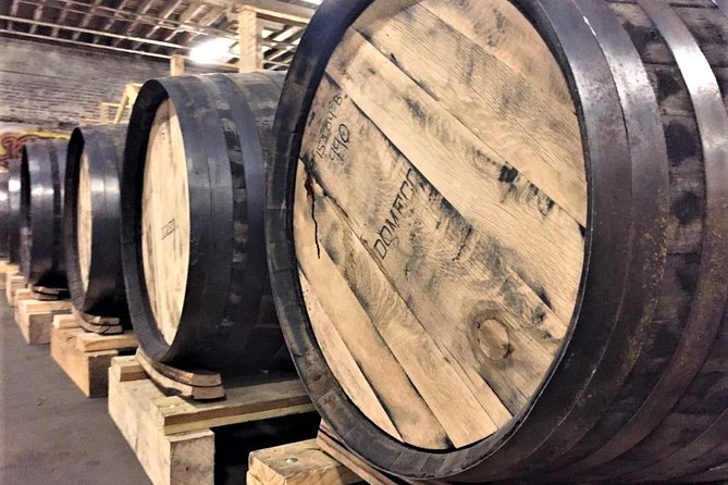Tennessee Whiskey Experience: Bus Tour with 11+ Whiskey Tastings - Why the guides matter so much