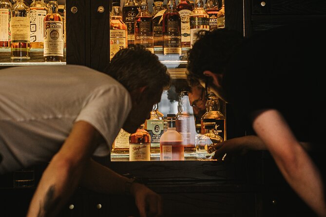The Malt Room Whisky Gigs - Davy Holt brings the folk side of the Highlands