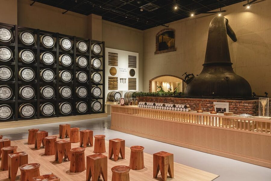 Tokyo: Mt. Fuji 5th St. & Hakushu Distillery Whisky Museum - Oishi Park and the changing seasons