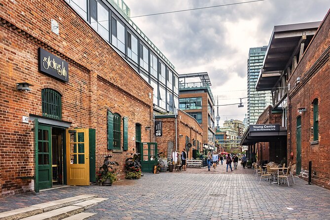 Toronto Distillery District: Whisky Exploration Game and Tour - Who should book this experience?