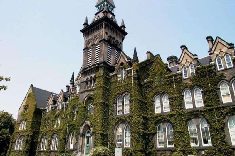 Toronto: Distillery & Old Town Private Walking Tour - Five useful things to know before you book