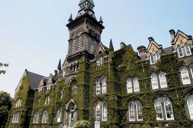 Toronto: Distillery & Old Town Private Walking Tour - Is $28 good value for a private Toronto walk?