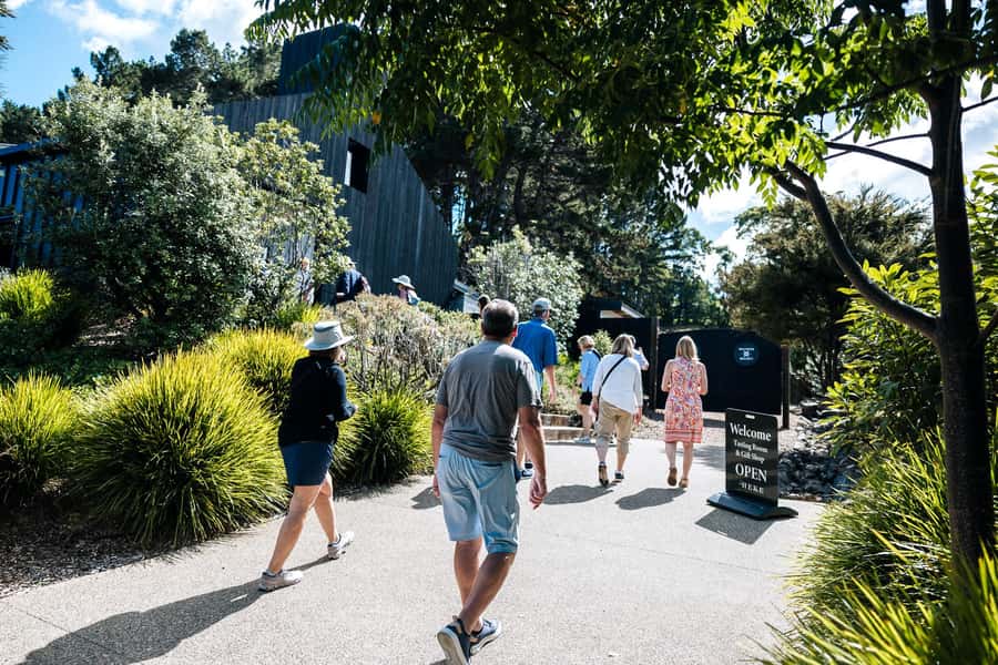 Waiheke Island: HEKE Distillery & Brewery Tour with Tastings - What you taste during the visit
