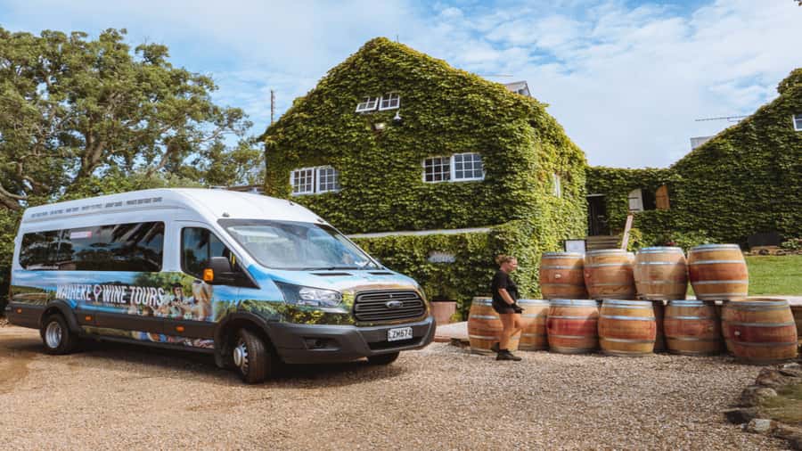 Waiheke: Scenic Taste and Graze Tour with Wine, Whisky, Beer - Group size, pace and accessibility