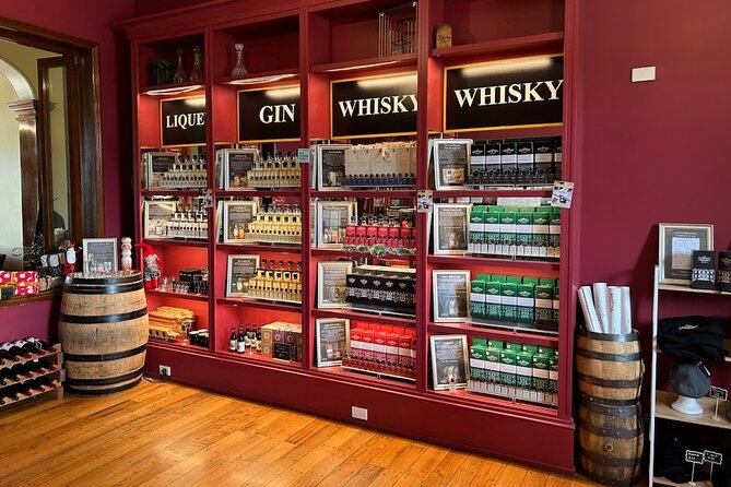 Wine, Gin & Whisky Tour - Hobart & SE Tasmania - A final stop at The Wicked Cheese Co.
