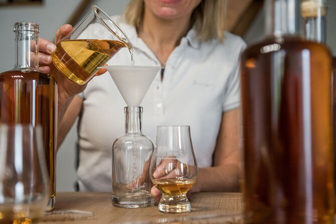 Workshop in Rozelieures Assemble your Whiskey - A sound and light show adds a change of pace